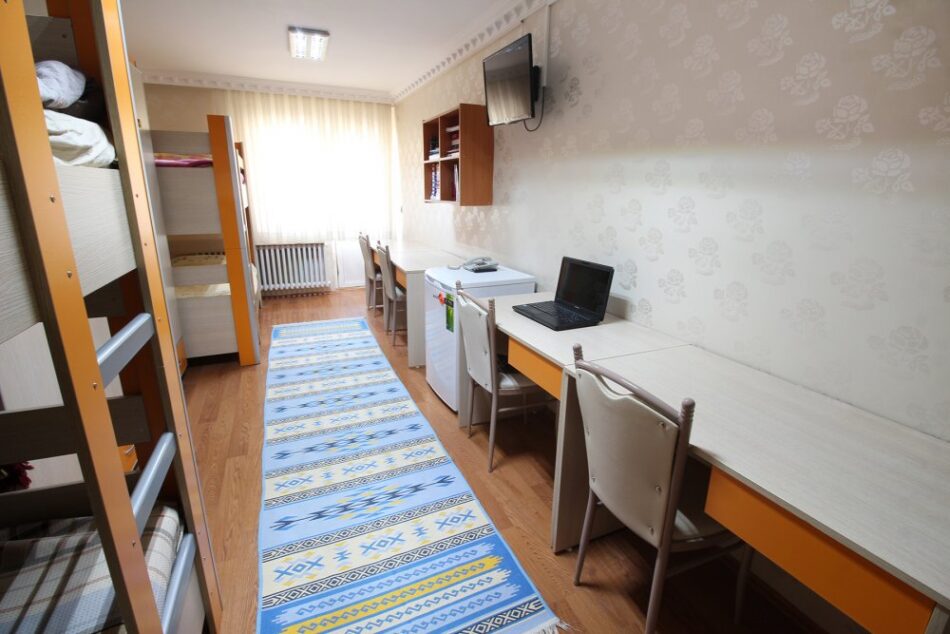 Dört Kişilik Oda